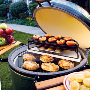 Плита полукруглая для гриля XL Big Green Egg, керамическая 121820. Photo 2